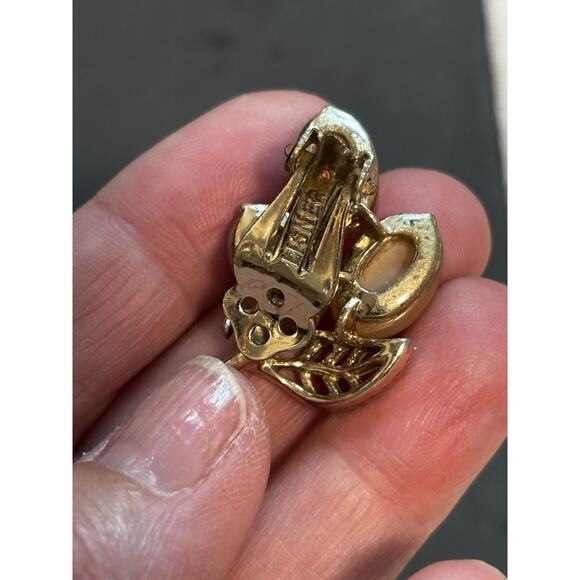 Lisner Vintage Thermoset Enamel Leaf Earrings Gold Tone Clip On - Picture 5 of 7